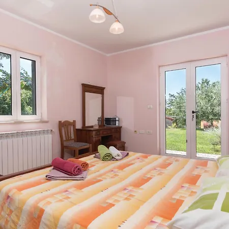 Ferienhaus Stunning In With Jacuzzi