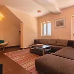 Beautiful In With Sauna בית נופש Ližnjan