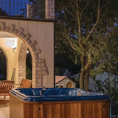 Luxurious In With Sauna Casa de Férias Ližnjan